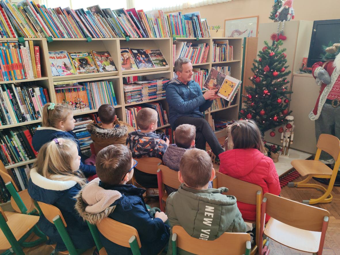 POSJET KNJIŽNICI I ČITAONICI VOJNIĆ