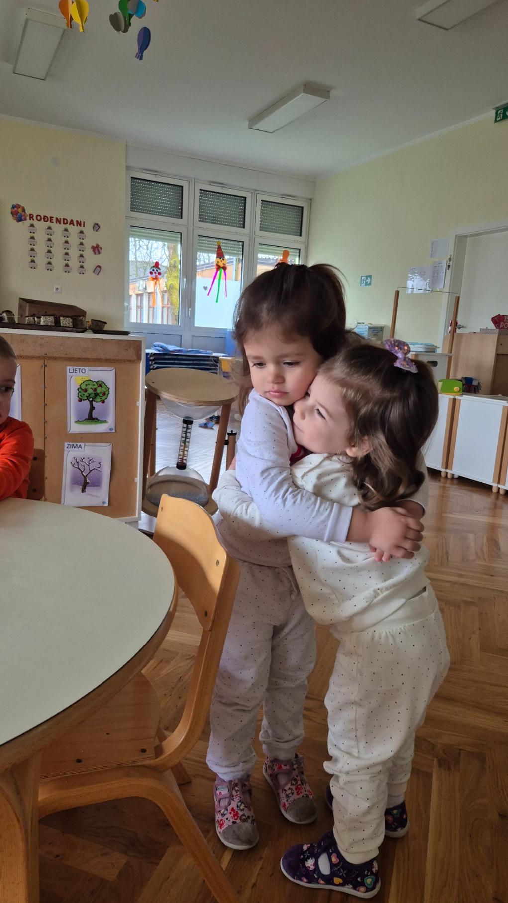 LJUBAV JE U ZRAKU - VALENTINOVO U VRTIĆU